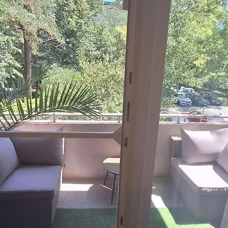 Apartment Avis Apartament De Lux